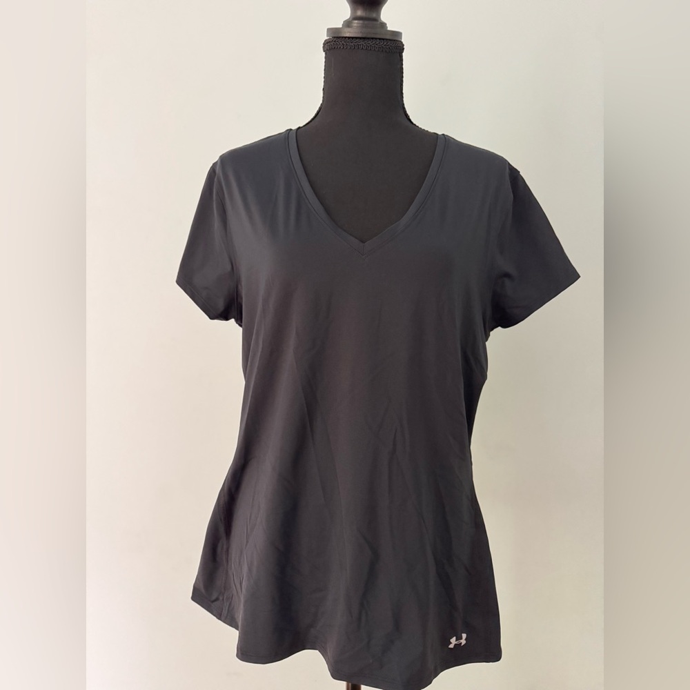 Under Armour Women's Black V-Neck Tee